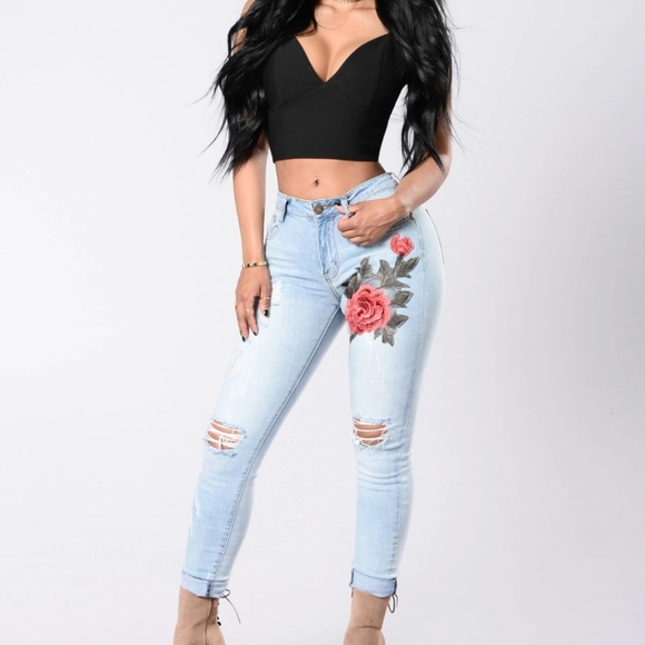 Fashion Nova Denim - Cropped jeans